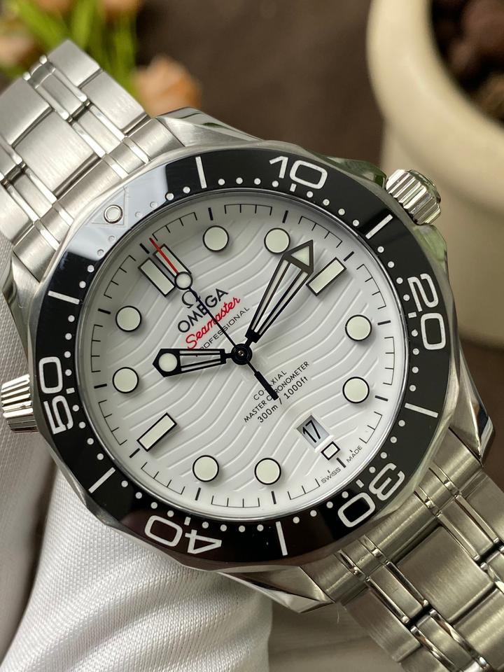 Omega Seamaster Diver 300 M — zdjęcie 2