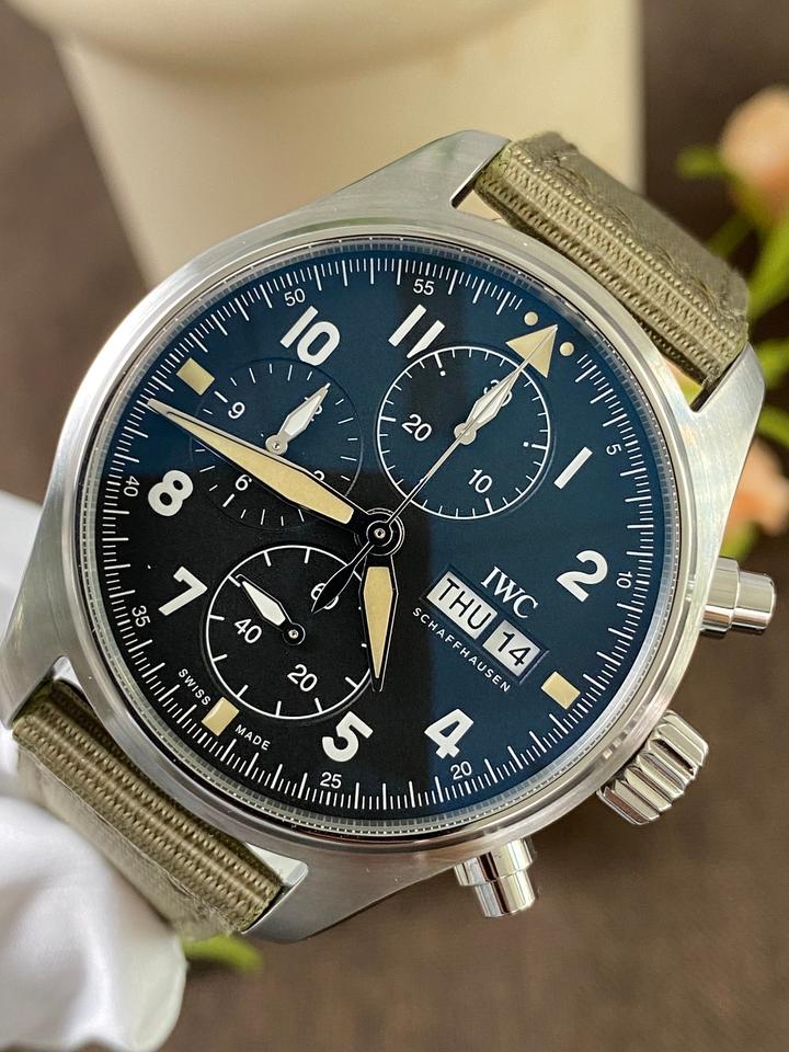 IWC Pilot Spitfire Chronograph — zdjęcie 3