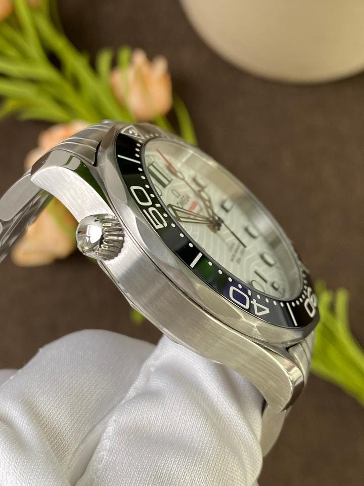 Omega Seamaster Diver 300 M — zdjęcie 5