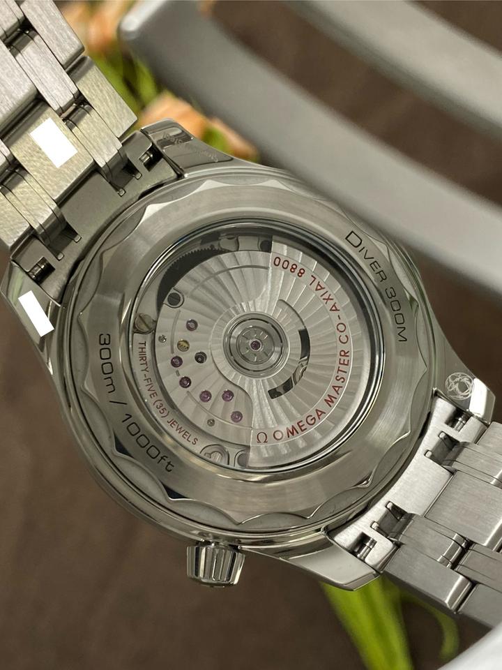 Omega Seamaster Diver 300 M — zdjęcie 7