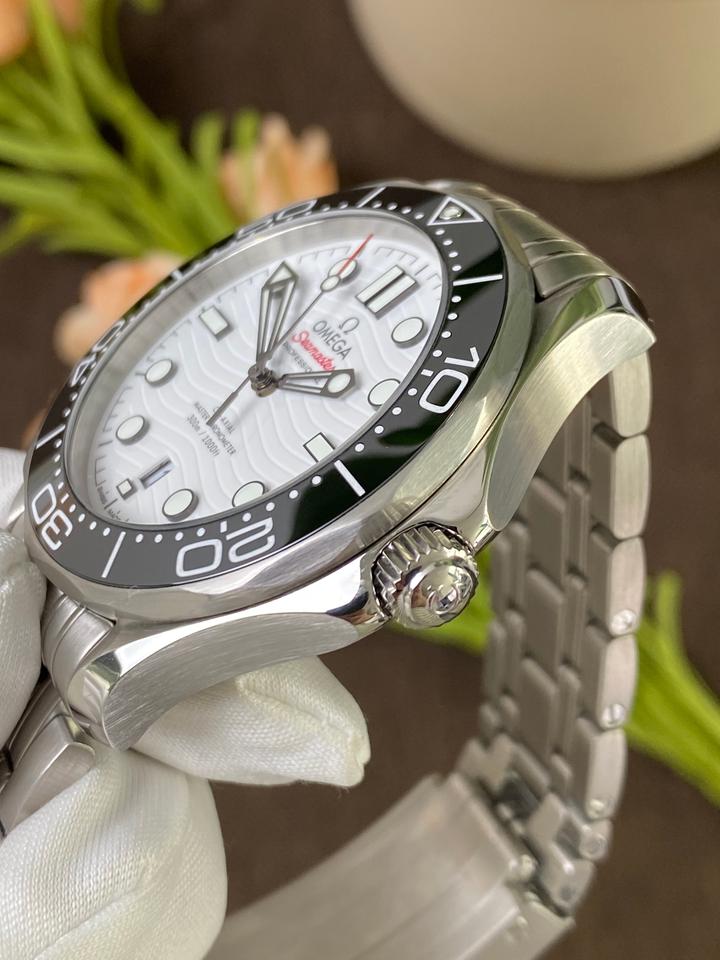 Omega Seamaster Diver 300 M — zdjęcie 4