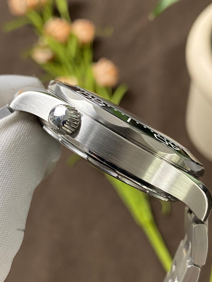 Omega Seamaster Diver 300 M — zdjęcie 5