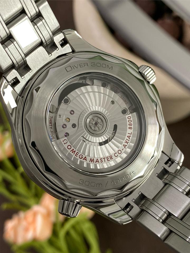 Omega Seamaster Diver 300 M — zdjęcie 7