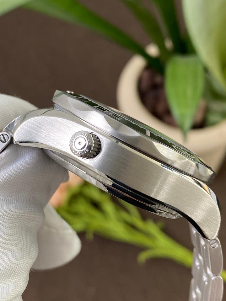 Omega Seamaster Diver 300 M — zdjęcie 5